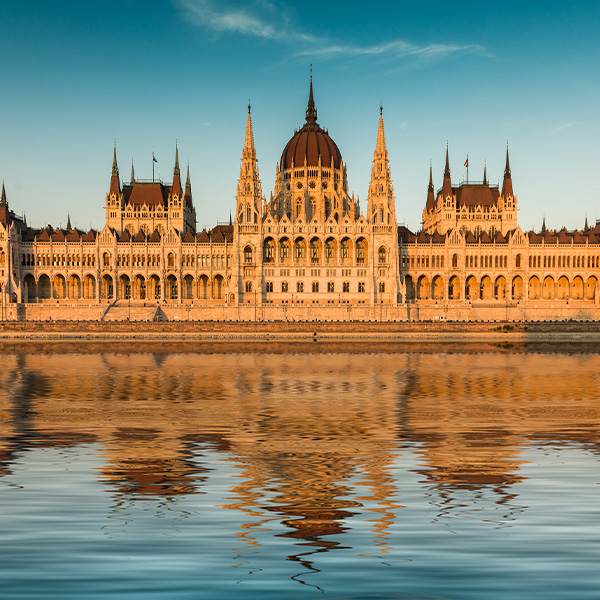 Oplev byen, som ligger op hver sin side af floden Donau - Buda og Pest