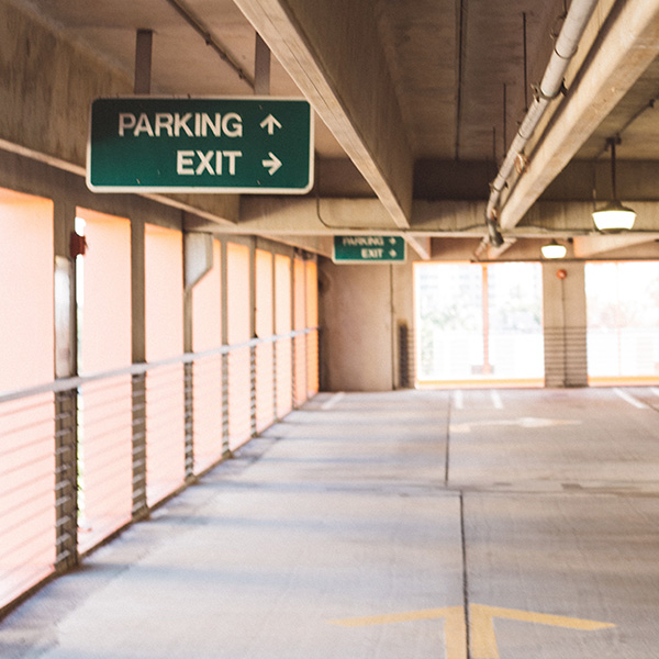 Parkeringforhold ved de største danske lufthavne.